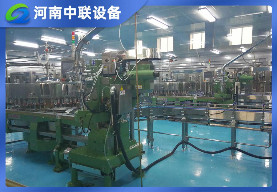 高速易拉罐灌裝機(jī)