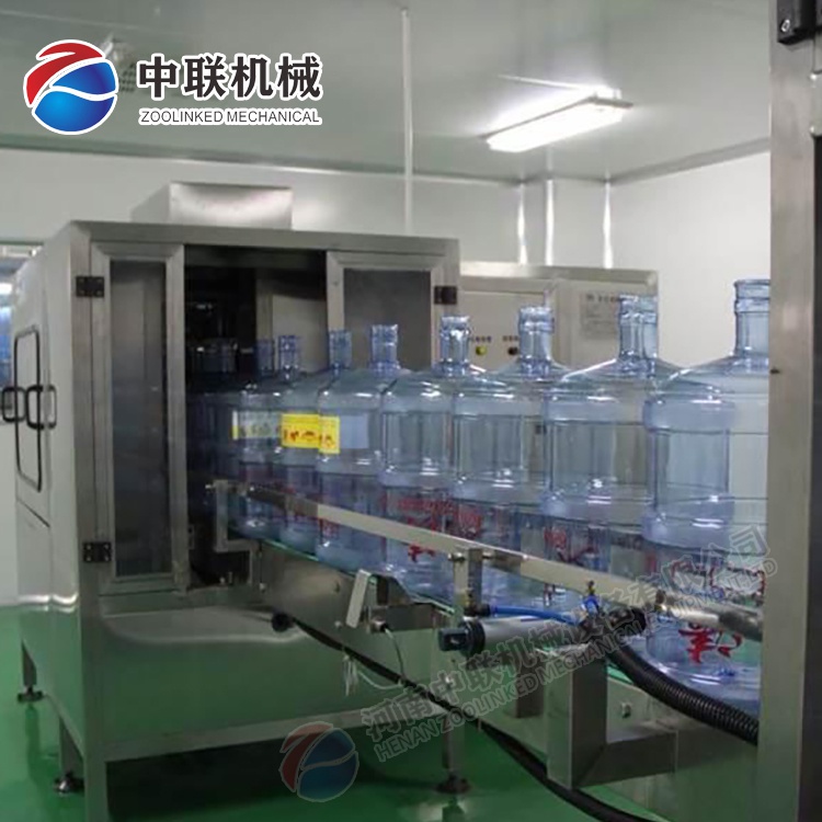 整套桶裝水生產(chǎn)線設(shè)備